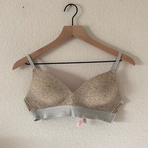 VS PINK Wear Everywhere Wireless Lightly Lined Bra